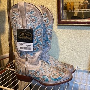 Cowgirl boots- brand new have never been worn!